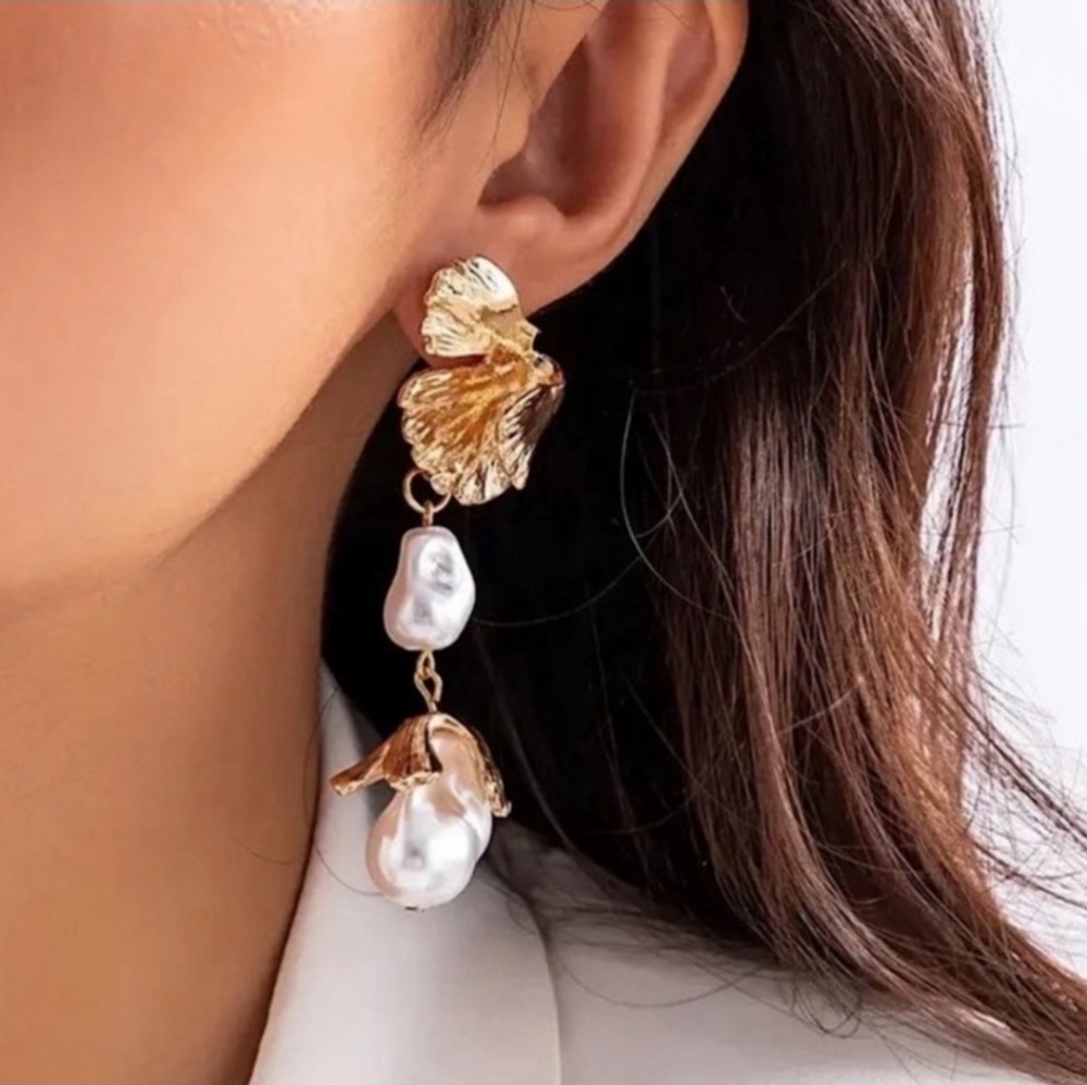 ✨️ House Of Harlow 1960 Double Pearl Floral Drop Statement Earrings ✨️ - Picture 4 of 4